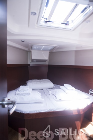 Hanse 415 - Yacht Charter Sailica