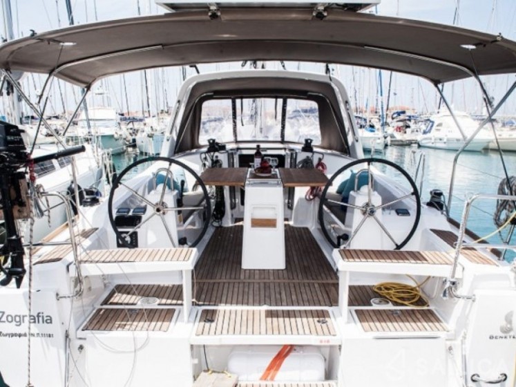 Oceanis 38 - Yacht Charter Sailica