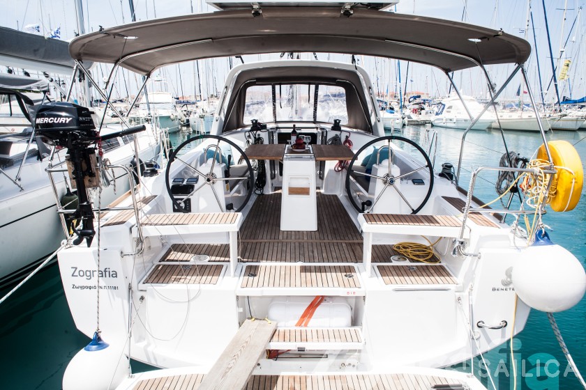 Oceanis 38 - Yacht Charter Sailica