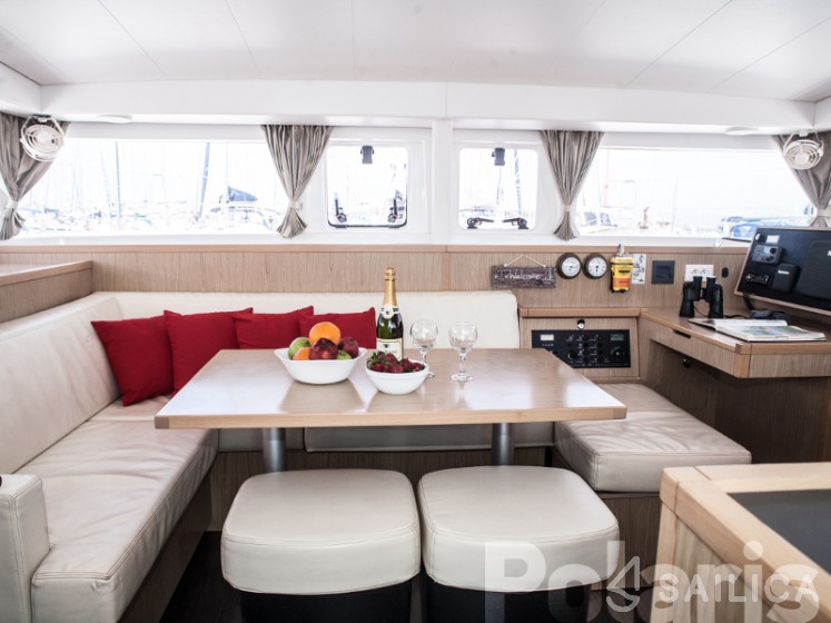 Lagoon 400 S2 - Yacht Charter Sailica
