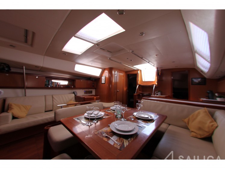 Oceanis 54 - Yacht Charter Sailica