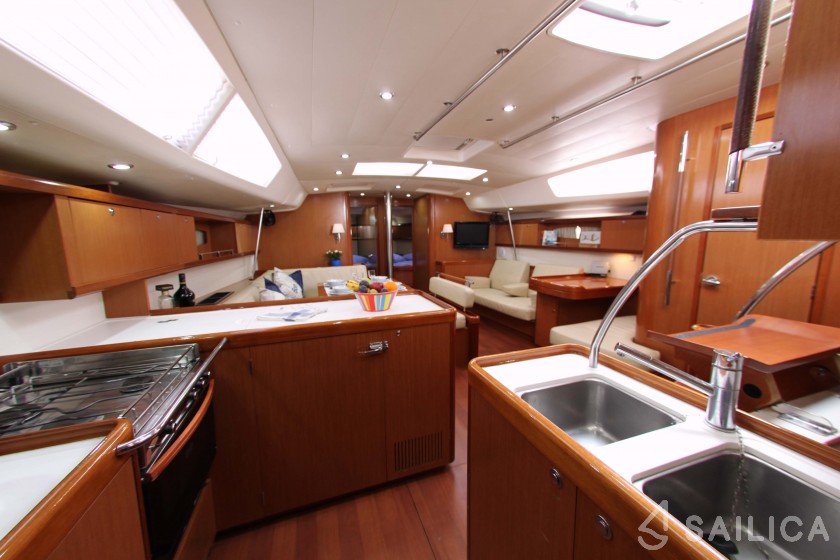 Oceanis 54 - Yacht Charter Sailica