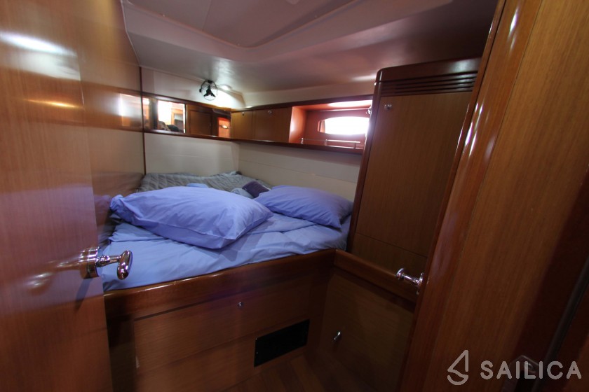 Oceanis 54 - Yacht Charter Sailica