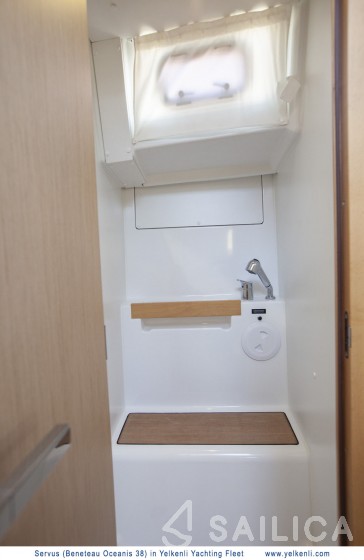 Oceanis 38 - Yacht Charter Sailica