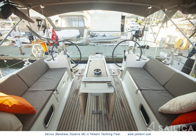 Oceanis 38 - Yacht Charter Sailica