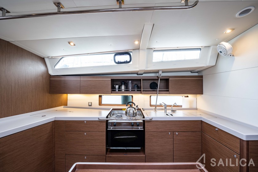 Oceanis 46.1 - Yacht Charter Sailica
