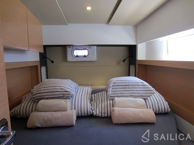 Nautitech 40 Open - 4 + 1 cab. - Yacht Charter Sailica