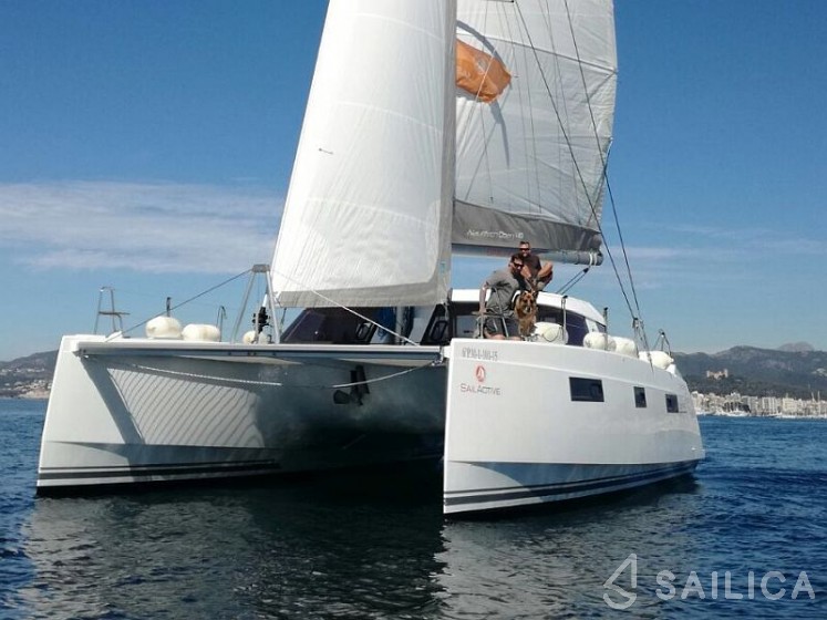 Nautitech 40 Open - 4 + 1 cab. - Yacht Charter Sailica