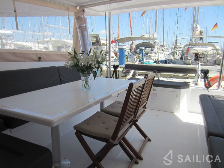 Nautitech 40 Open - 4 + 1 cab. - Yacht Charter Sailica