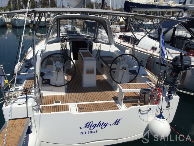 Oceanis 38 - Yacht Charter Sailica