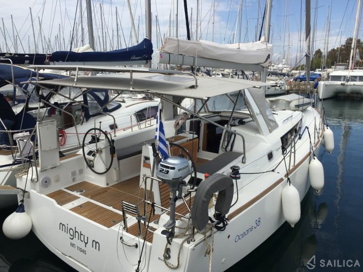Oceanis 38 - Yacht Charter Sailica