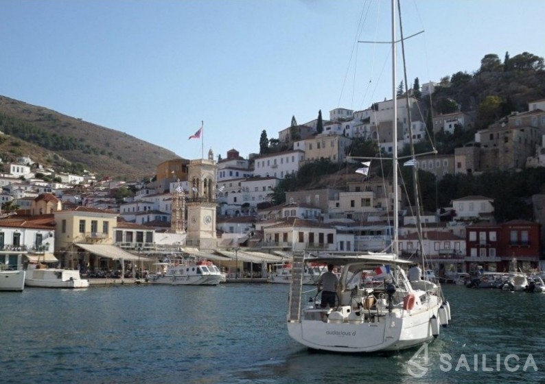 Oceanis 38 - Yacht Charter Sailica