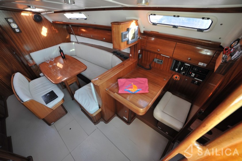 Bavaria 38 - Yacht Charter Sailica
