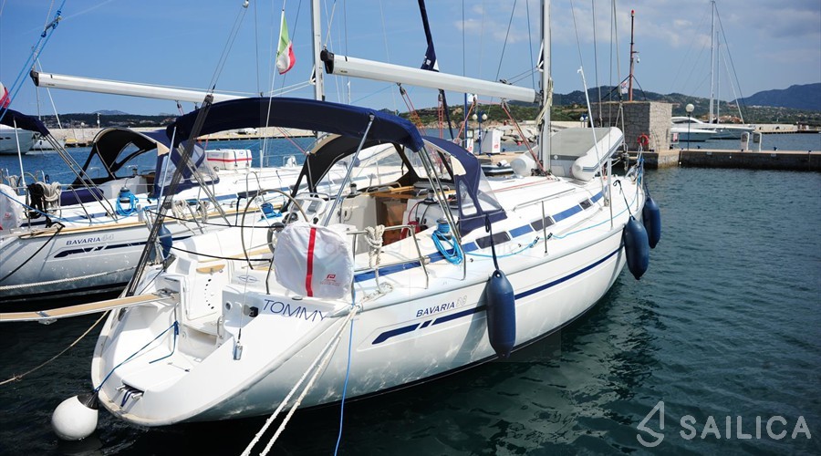Bavaria 38 - Yacht Charter Sailica