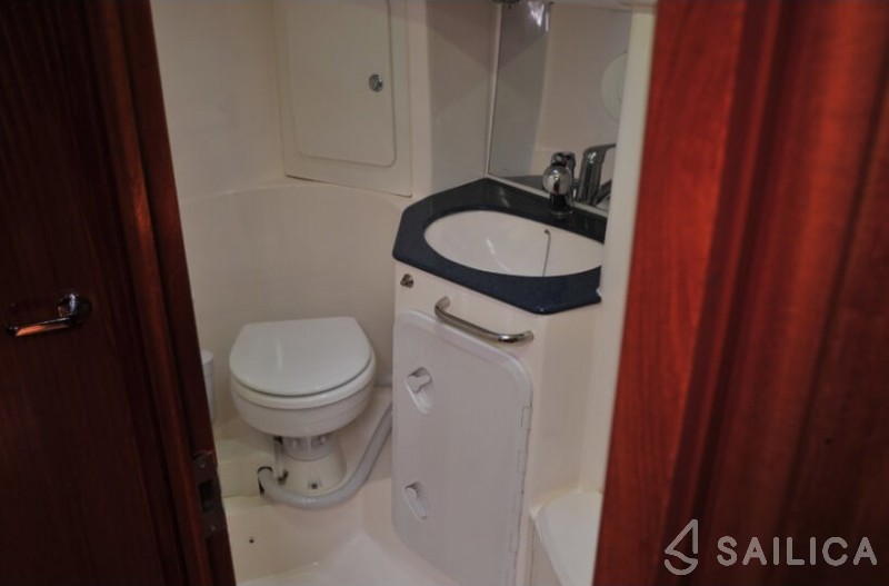Bavaria 38 - Yacht Charter Sailica