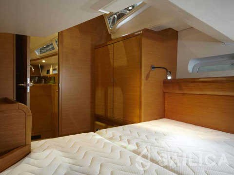 Sun Odyssey 439 - Yacht Charter Sailica