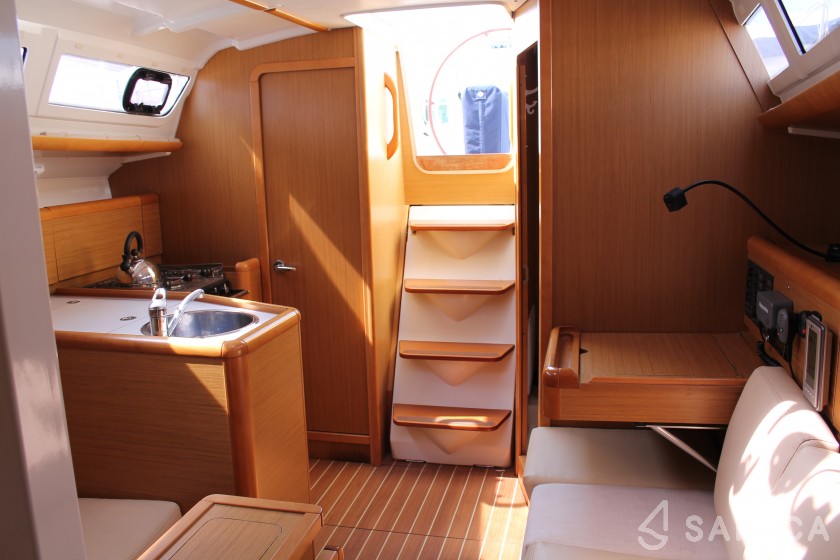 Sun Odyssey 33i - Yacht Charter Sailica