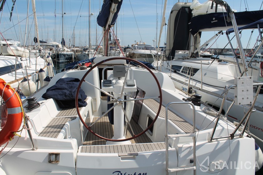 Sun Odyssey 33i - Yacht Charter Sailica