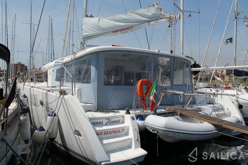 Lagoon 450 - Yacht Charter Sailica