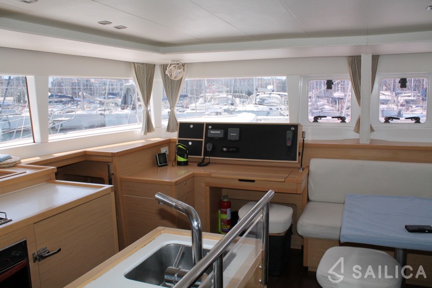 Lagoon 450 - Yacht Charter Sailica