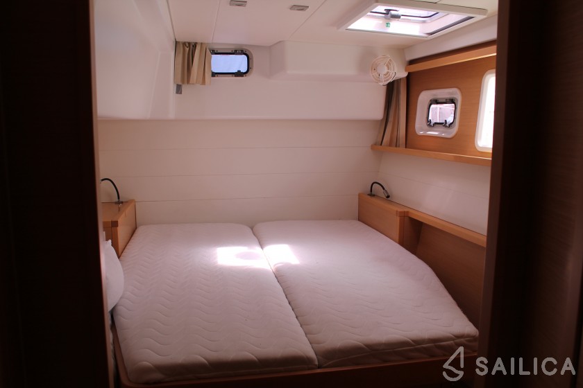 Lagoon 450 - Yacht Charter Sailica