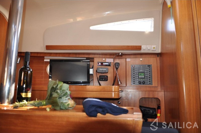 Elan 344 Impression - Yacht Charter Sailica