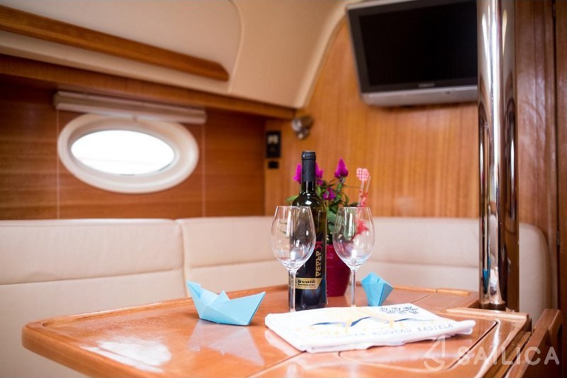 Elan 344 Impression - Yacht Charter Sailica