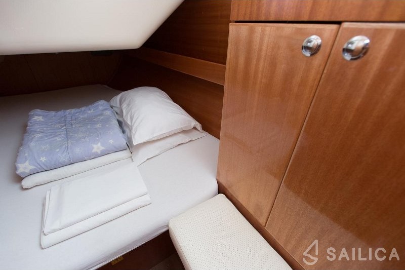 Elan 344 Impression - Yacht Charter Sailica