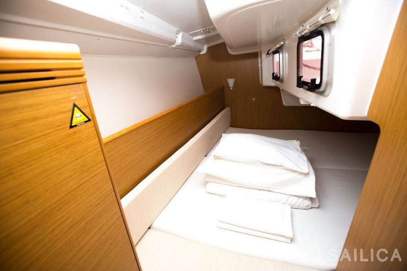 Elan 344 Impression - Yacht Charter Sailica