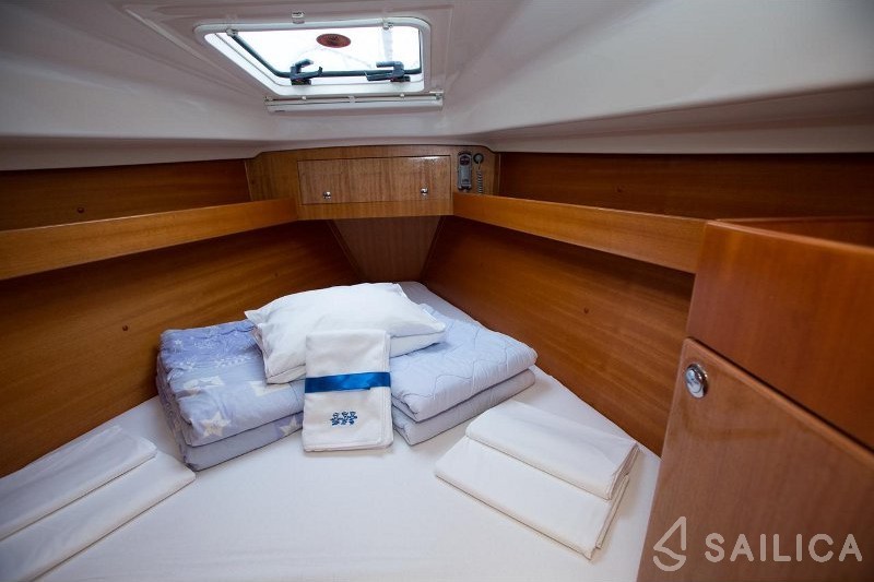 Elan 344 Impression - Yacht Charter Sailica