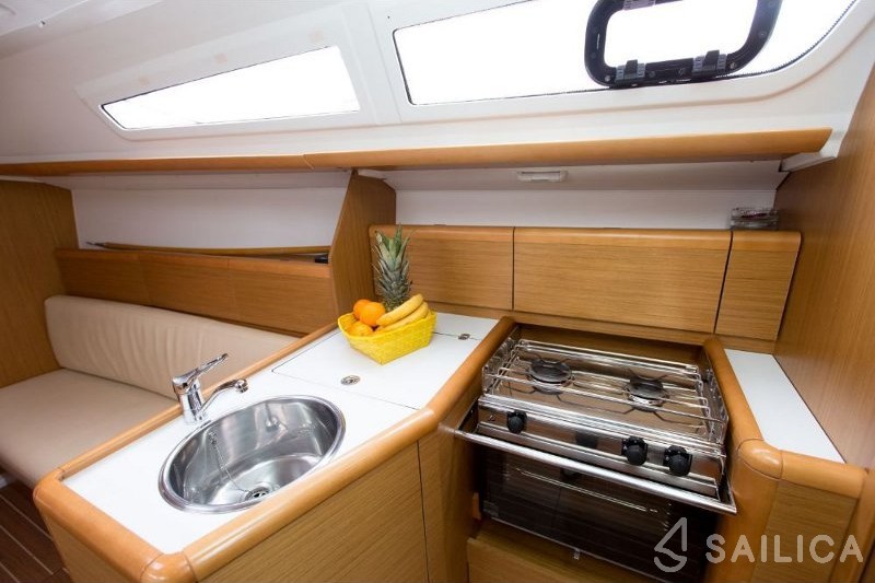 Elan 344 Impression - Yacht Charter Sailica