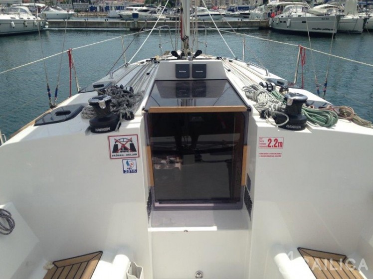 Elan 350 Performance - Yacht Charter Sailica