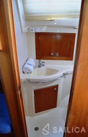Elan 344 Impression - Yacht Charter Sailica