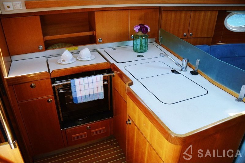 Elan 344 Impression - Yacht Charter Sailica