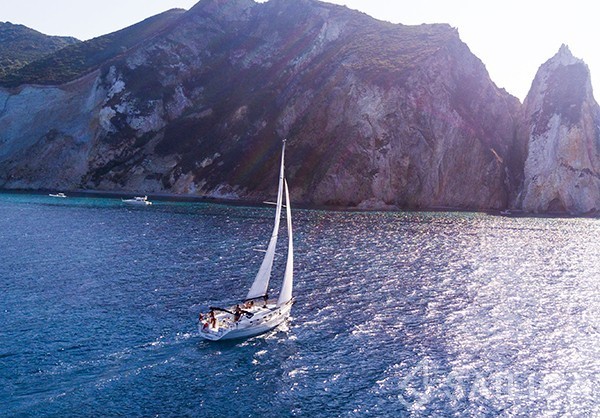 Cyclades 43.4 - Yacht Charter Sailica
