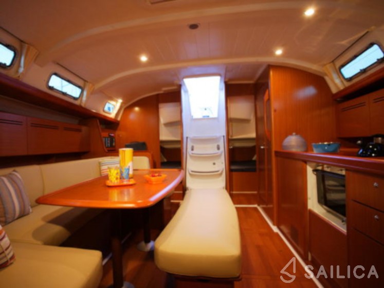 Cyclades 43.4 - Yacht Charter Sailica