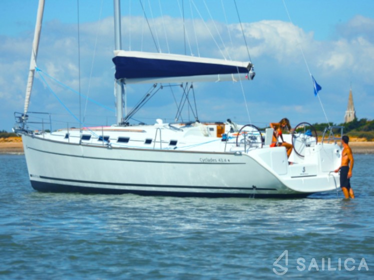 Cyclades 43.4 - Yacht Charter Sailica