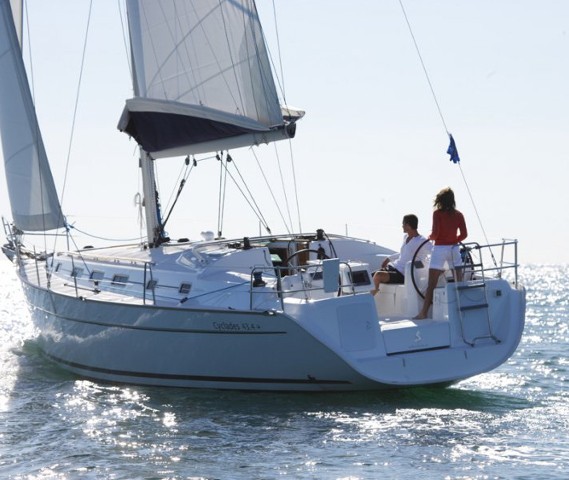 Cyclades 43.4 - Yacht Charter Sailica