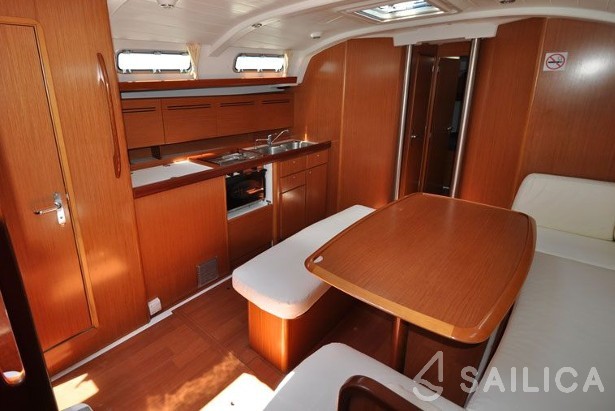 Cyclades 43.4 - Yacht Charter Sailica