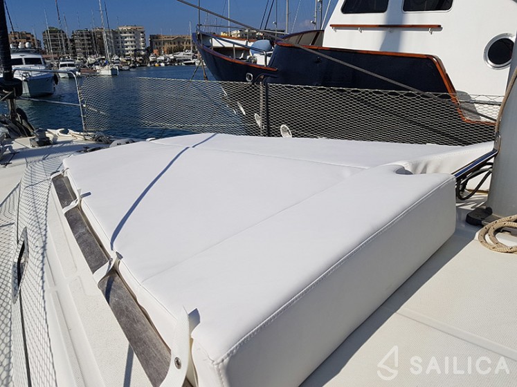 Cyclades 43.4 - Yacht Charter Sailica