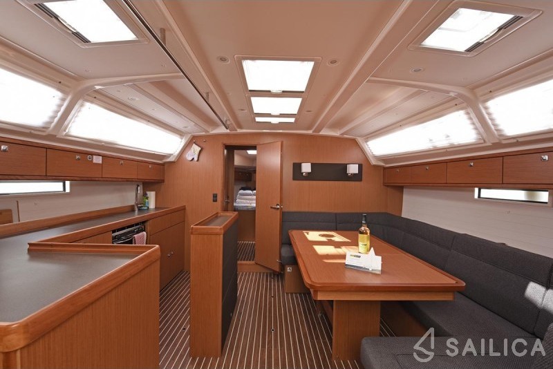 Bavaria 46 Cruiser - Yacht Charter Sailica