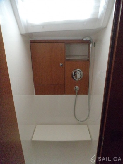 Bavaria 46 Cruiser - Yacht Charter Sailica
