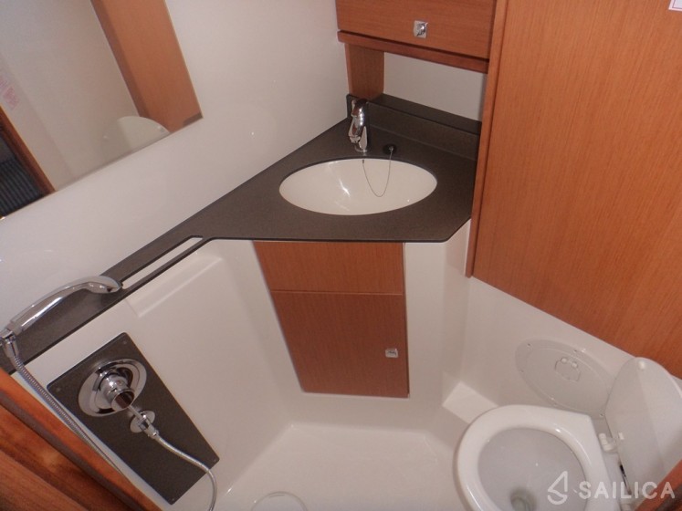 Bavaria 46 Cruiser - Yacht Charter Sailica