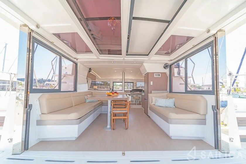 Bali 4.1 - Yacht Charter Sailica