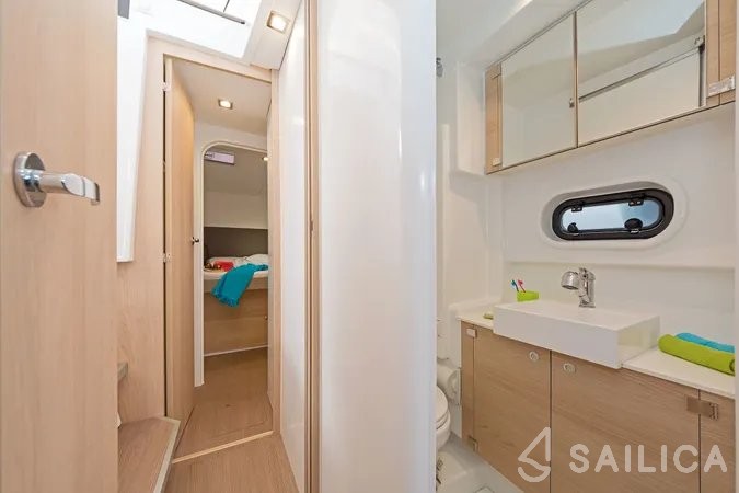 Bali 4.1 - Yacht Charter Sailica