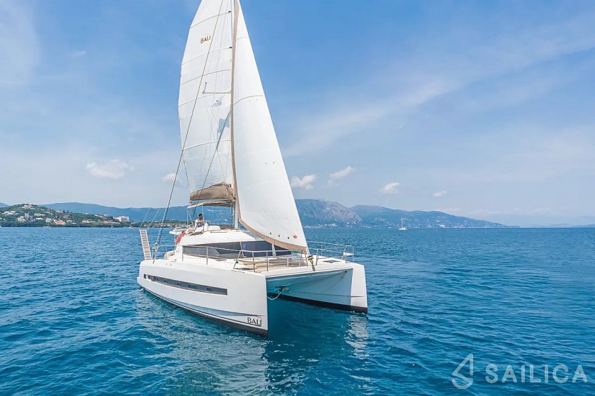 Bali 4.1 - Yacht Charter Sailica