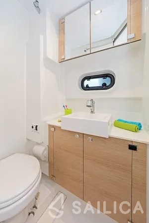 Bali 4.1 - Yacht Charter Sailica