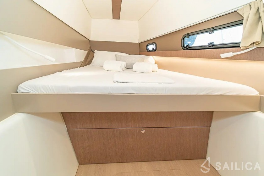 Bali 4.1 - Yacht Charter Sailica