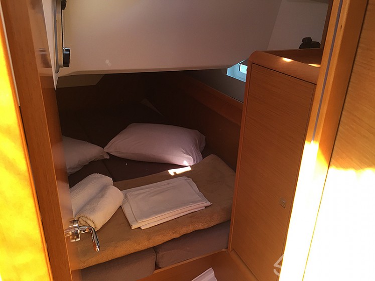 Sun Odyssey 389 - Yacht Charter Sailica