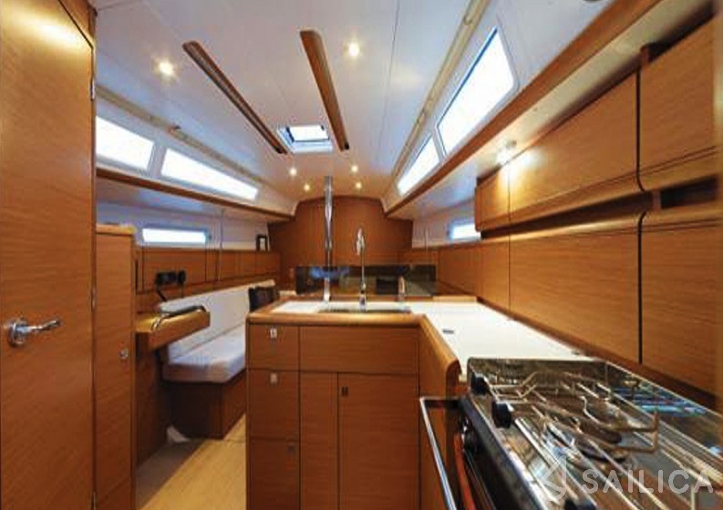 Sun Odyssey 389 - Yacht Charter Sailica